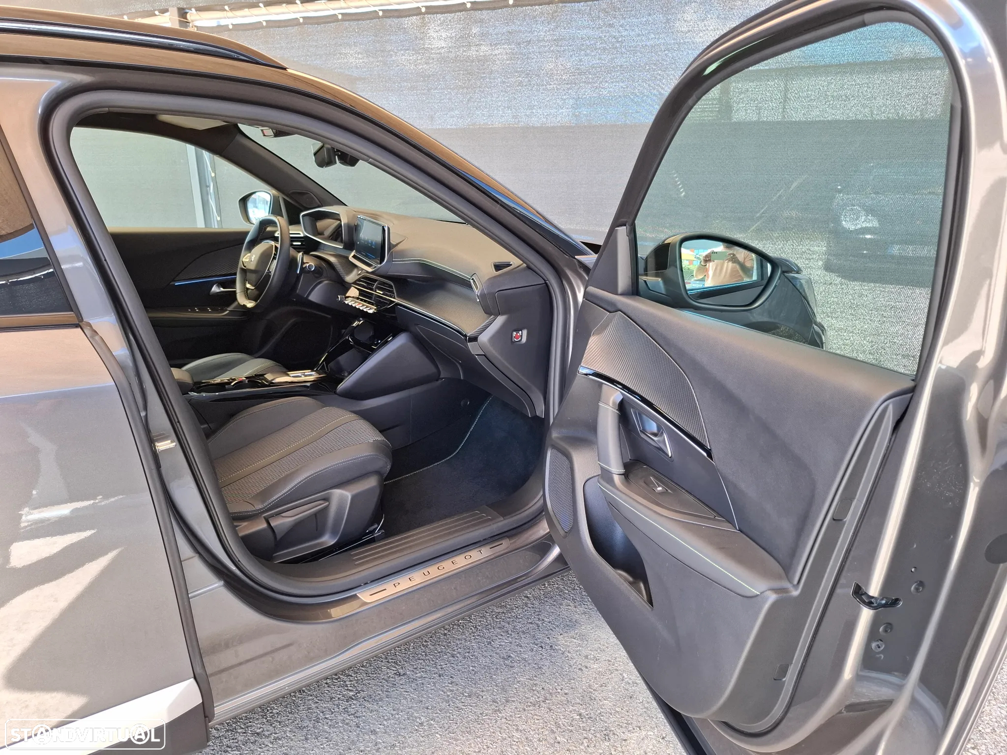 Peugeot 2008 1.2 PureTech GT Line EAT8 - 36