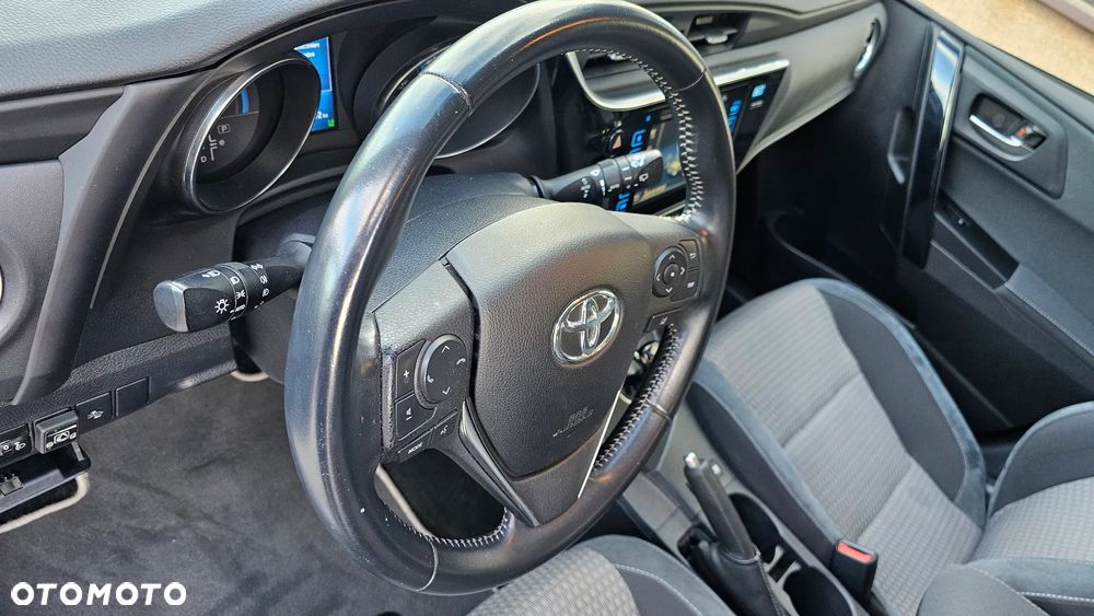Toyota Auris - 12