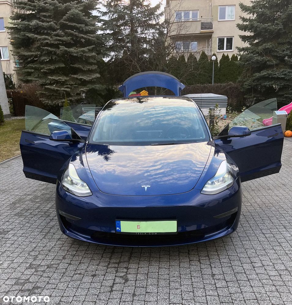 Tesla Model 3 - 3