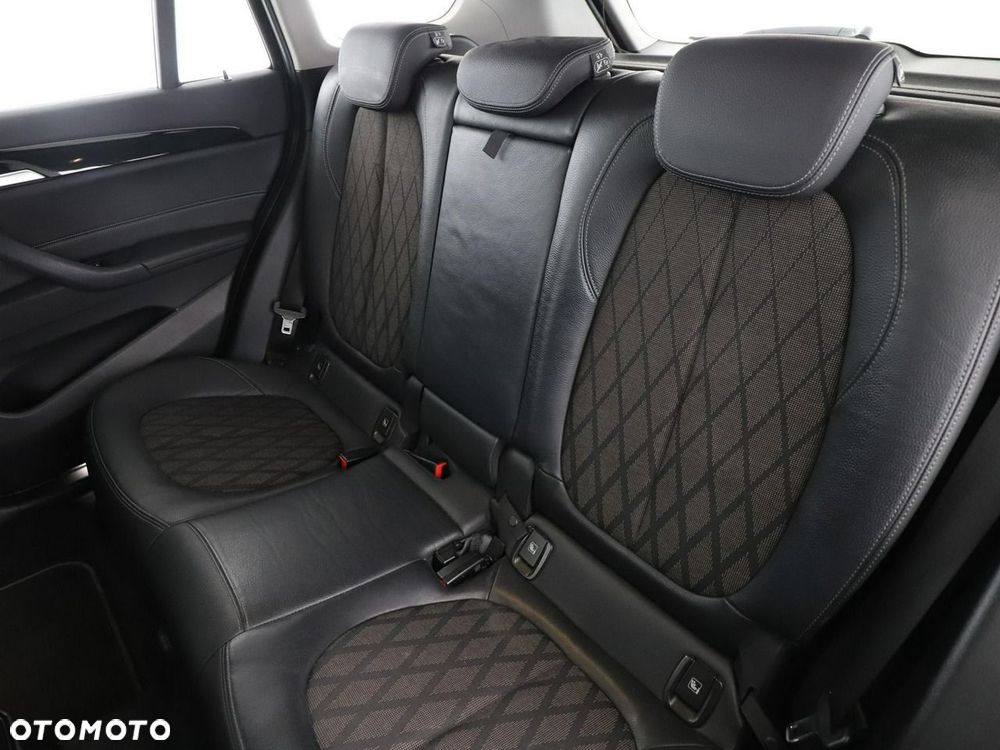 BMW X1 sDrive18d xLine - 18