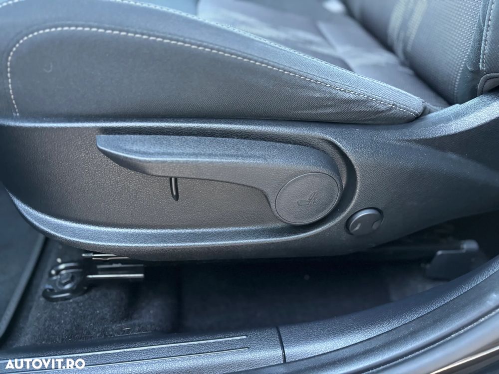 Kia Sportage 1.6 T-GDI MHEV 7DCT HP 4x2 Business Line - 32