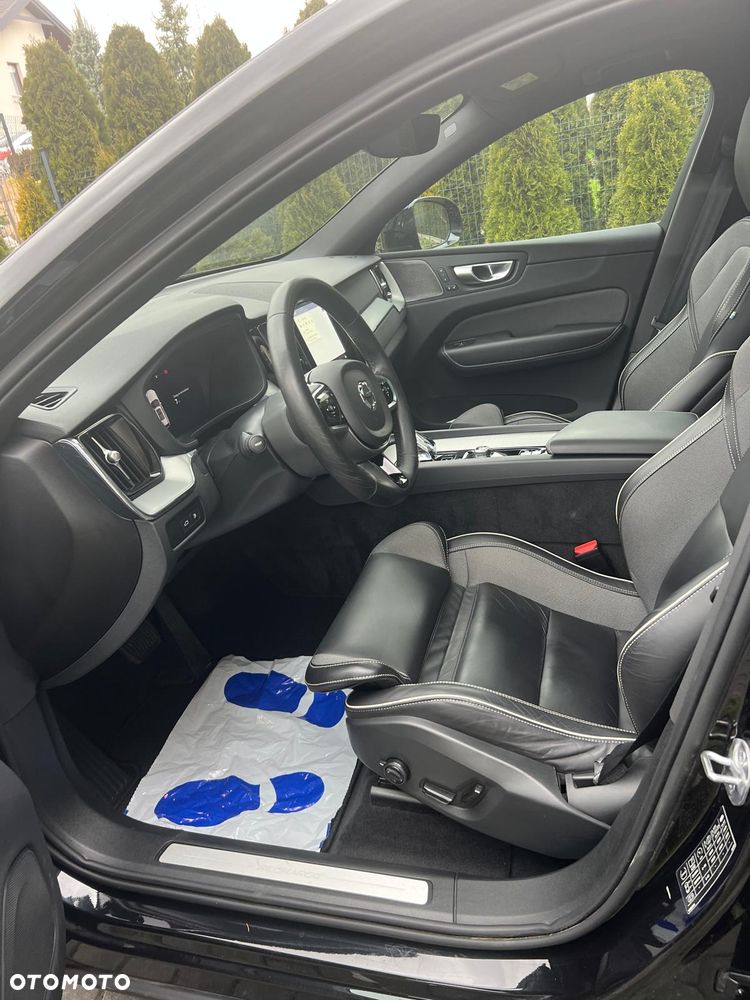 Volvo XC 60 T6 Plug-In Hybrid AWD Plus Dark - 13