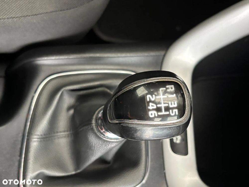 Kia Ceed 1.6 GDI Fifa World Cup Edition - 28