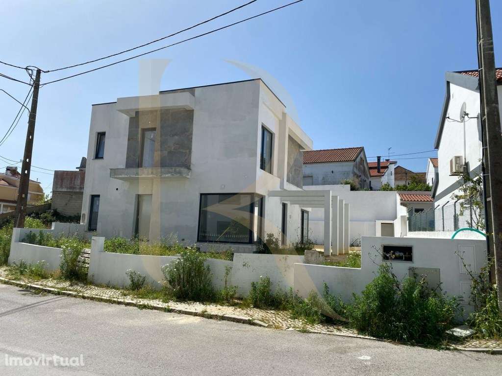 Moradia geminada T4 por terminar na Charneca da Caparica - Grande imagem: 2/42