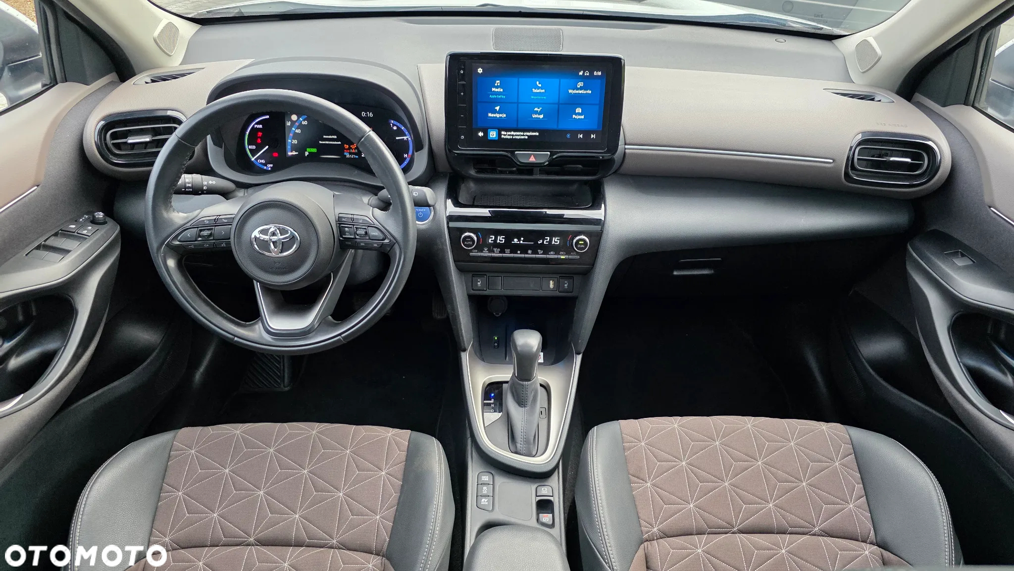 Toyota Yaris Cross Hybrid 1.5 Executive - 17