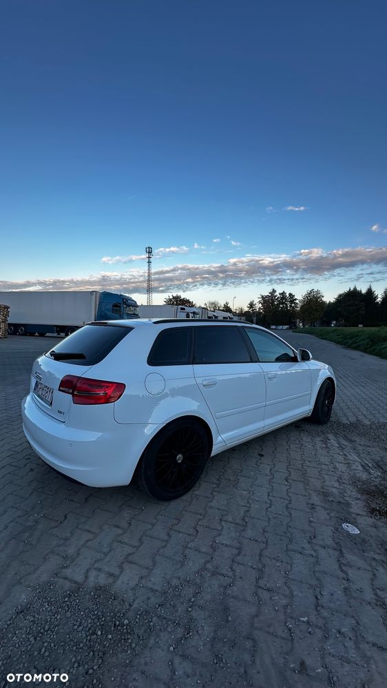 Audi A3 Sportback - 4