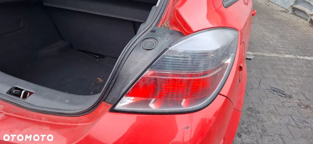 Lampa tylna prawa Opel Astra H hb