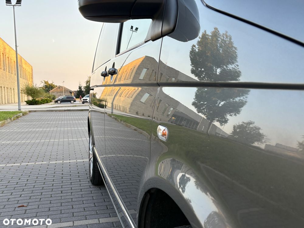 Volkswagen Multivan - 14