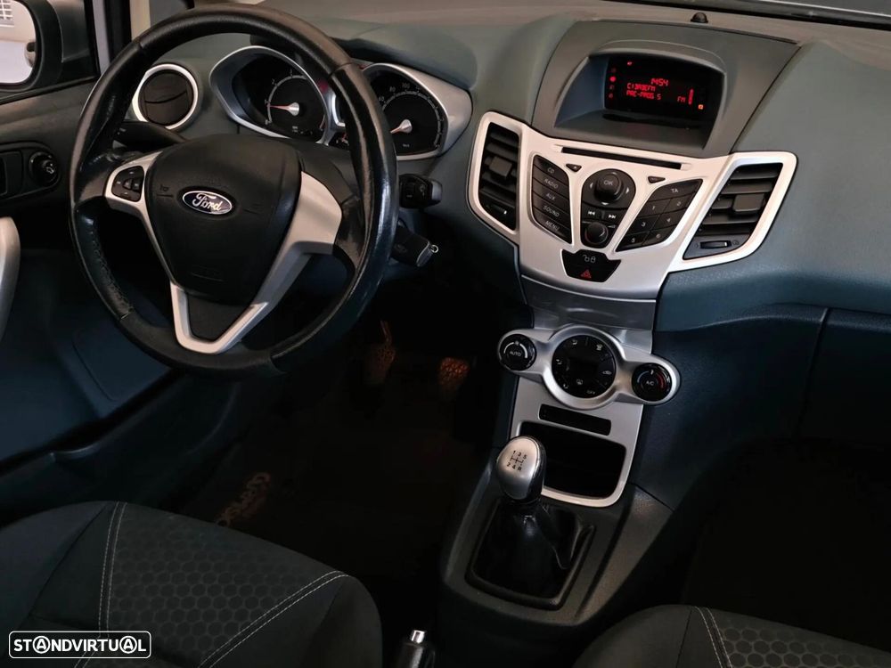 Ford Fiesta 1.25 Titanium - 42