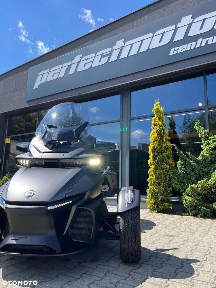 Can-Am Spyder - 2