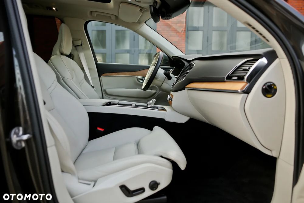 Volvo XC 90 B5 D AWD Geartronic Inscription - 25