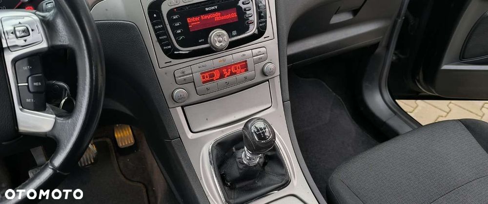 Ford Galaxy - 19
