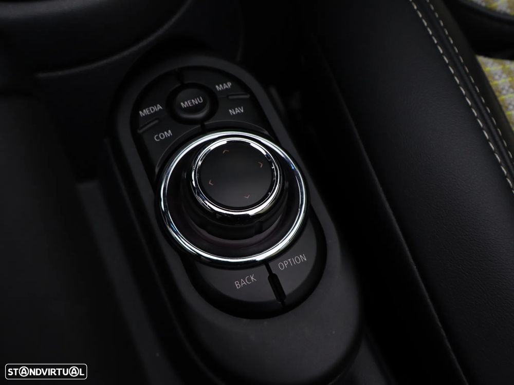 MINI Cabrio Cooper Aut. JCW - 33