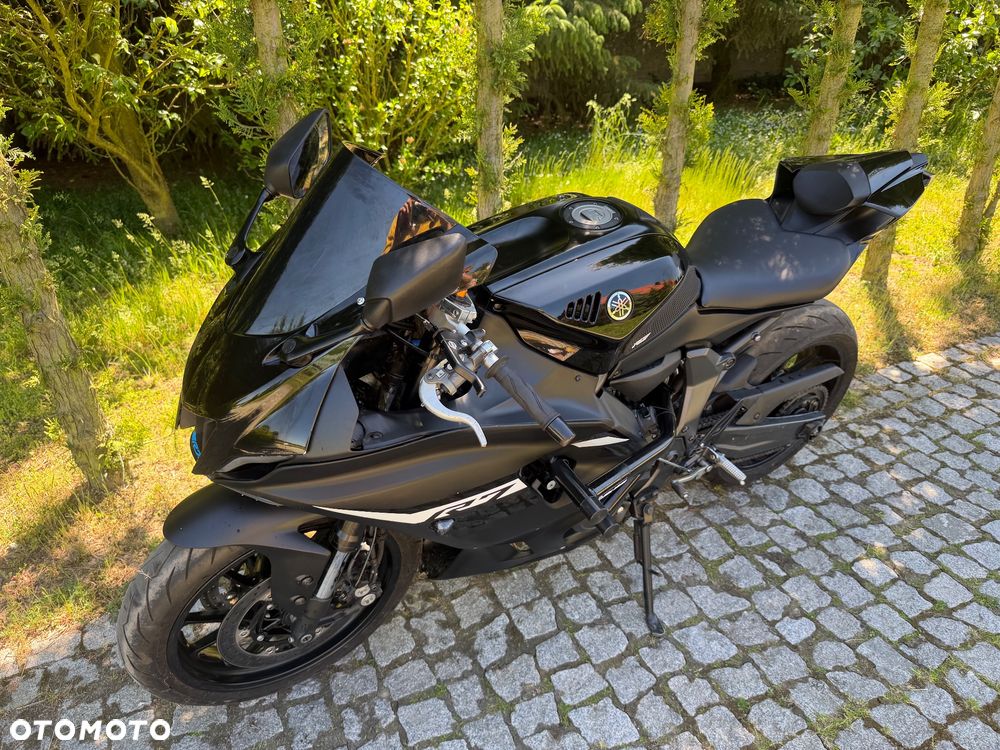 Yamaha R7 - 17