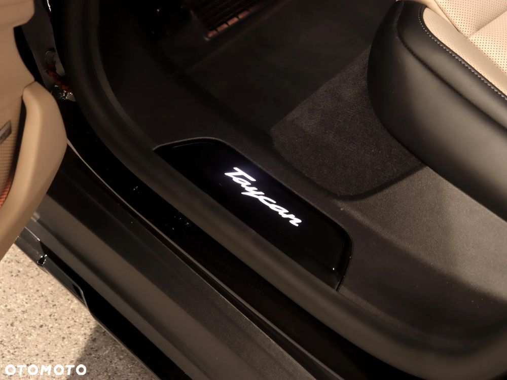 Porsche Taycan 105kWh 4 Performance Plus - 31