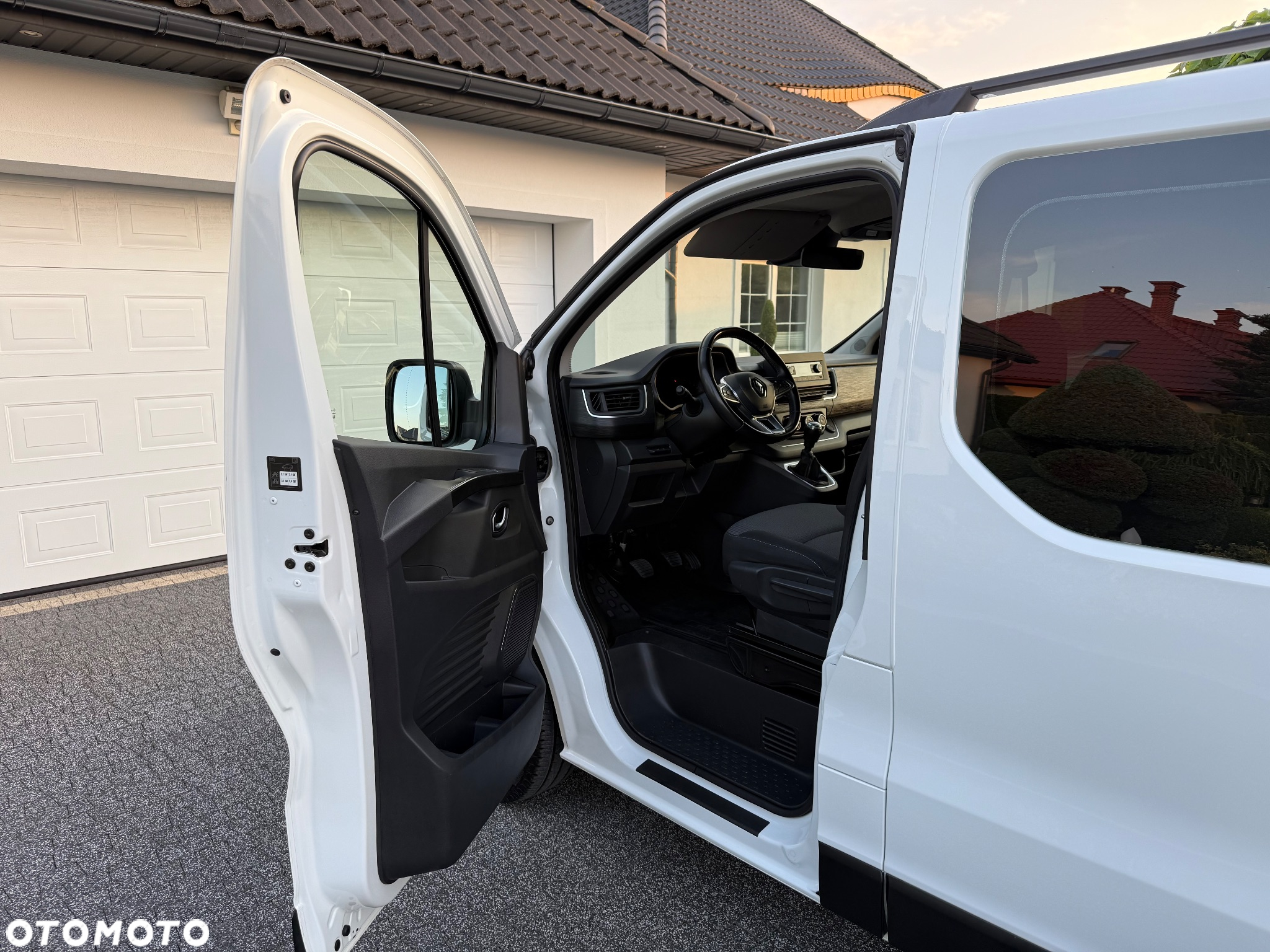Renault Trafic 2.0 dCi L2H1 HD Extra (bryg.) - 12