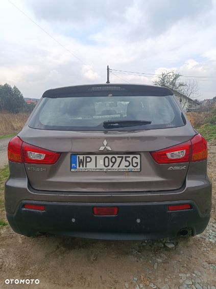 Mitsubishi ASX - 8