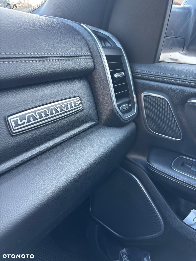 RAM 1500 5.7 eTorque Crew Cab Longbed Laramie Black - 23