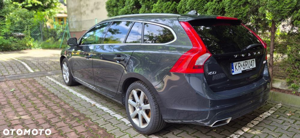 Volvo V60 2016 photo 2