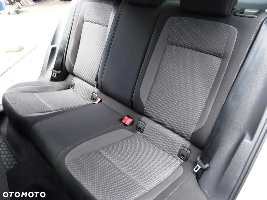Volkswagen Passat 1.4 TSI BMT Comfortline - 17