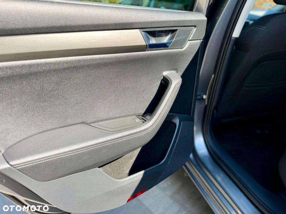 Skoda Superb 2.0 TDI SCR Style DSG - 30