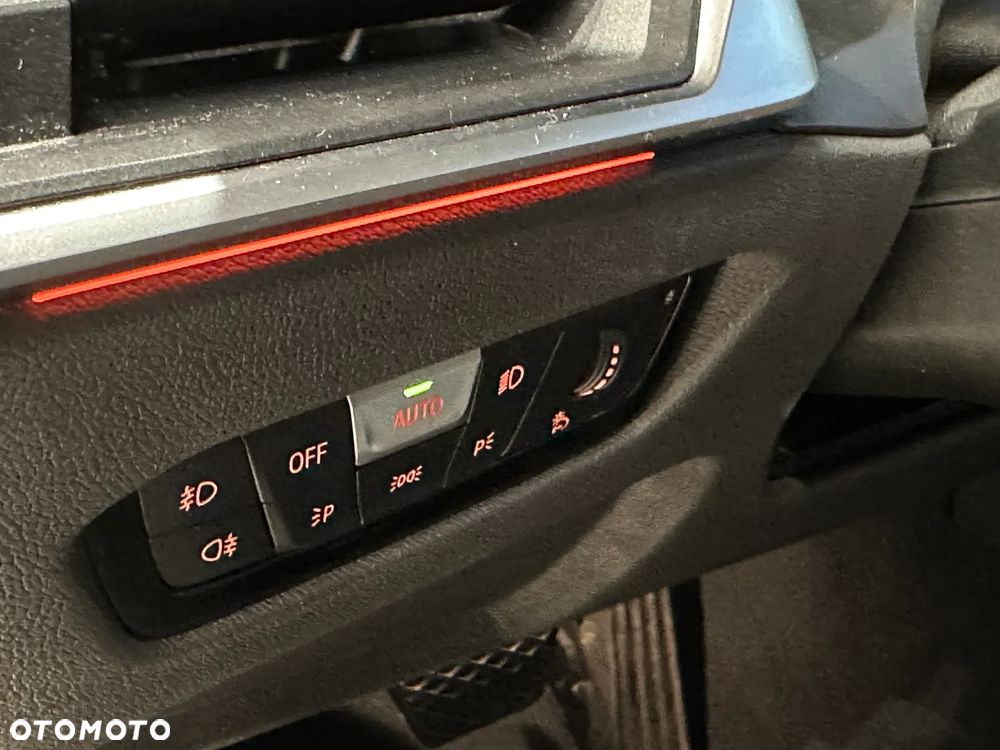 BMW Seria 3 320d xDrive Sport Line - 17