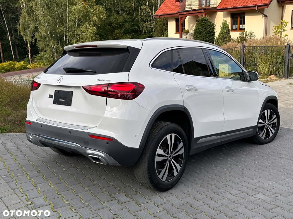 Mercedes-Benz GLA 250 4Matic 8G-DCT EDITION 2022 - 5