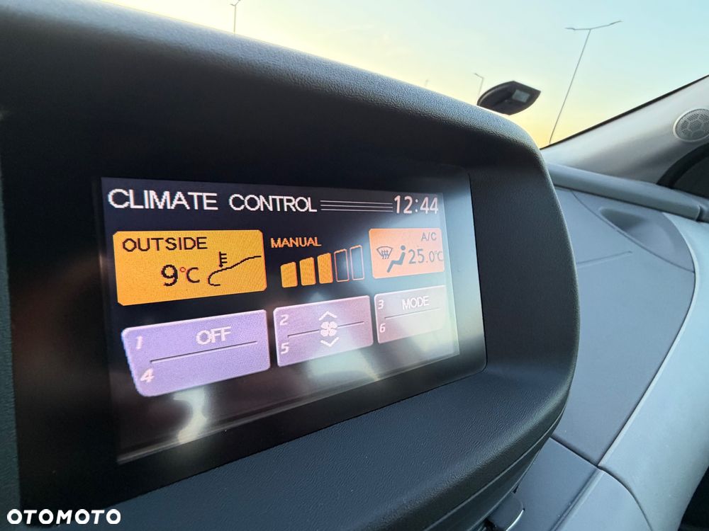 Nissan Almera Tino acenta PLUS - 22