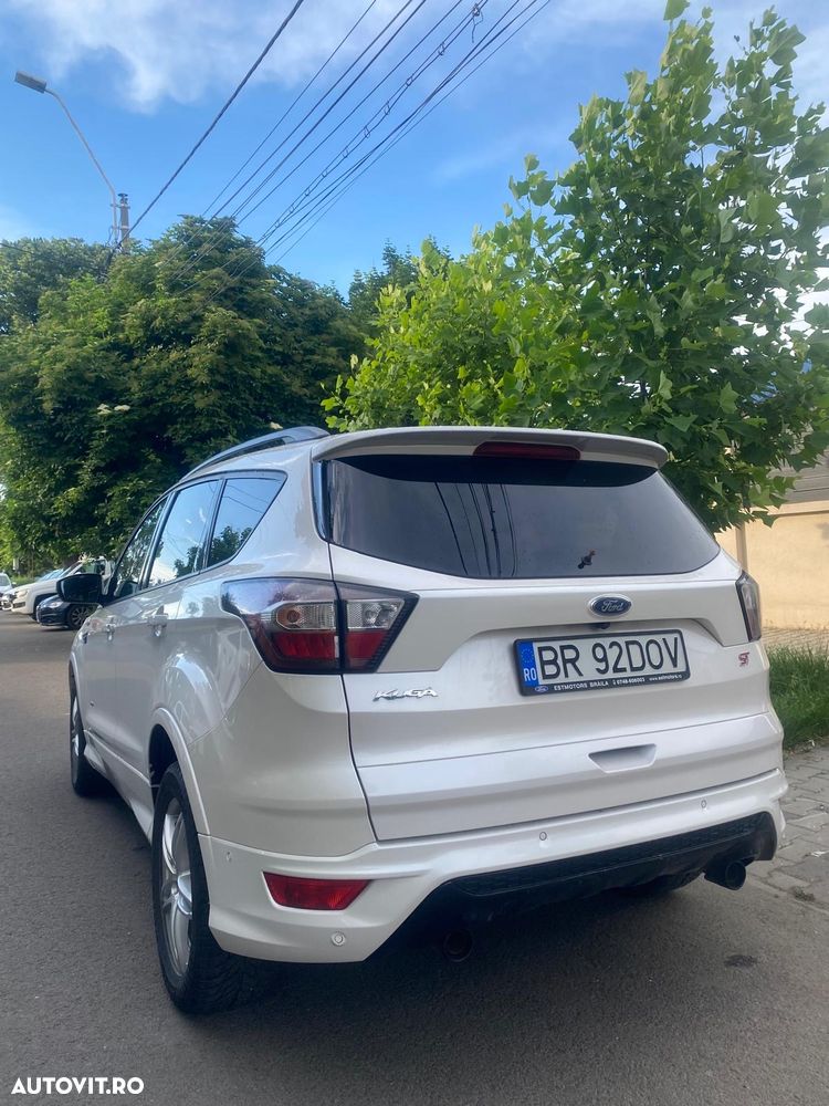 Ford Kuga 2.0 TDCi 4WD Powershift ST-Line - 4