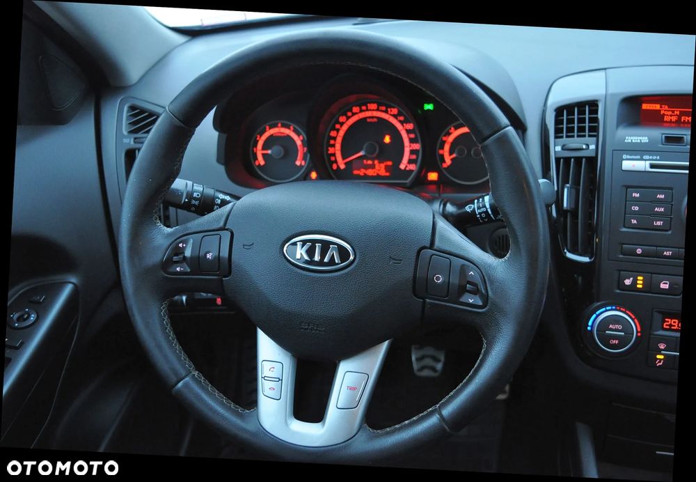 Kia Ceed 1.6 L Euro2012 - 24