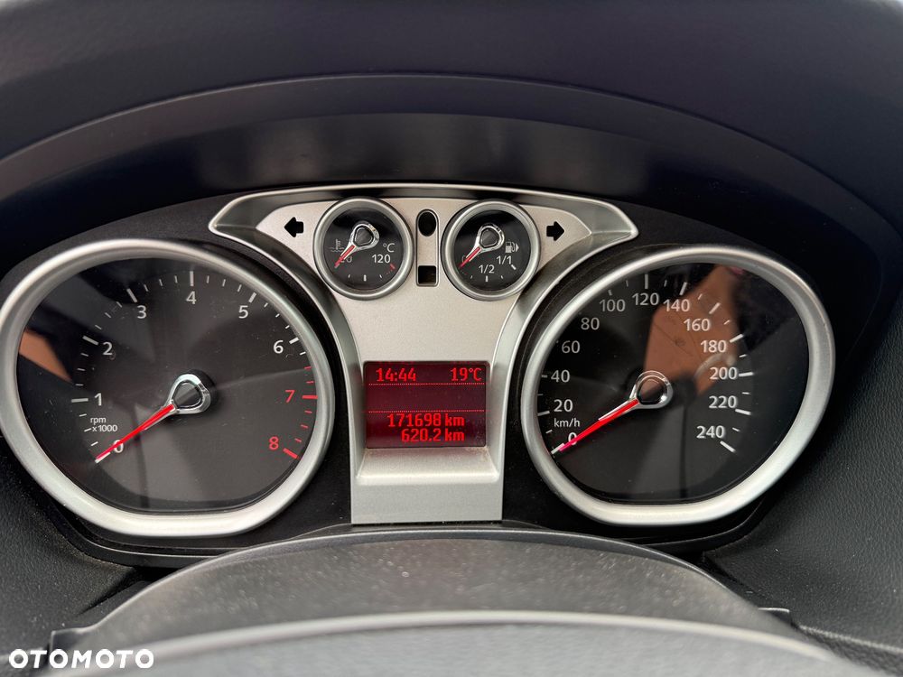 Ford Focus 1.6 16V Style+ - 18