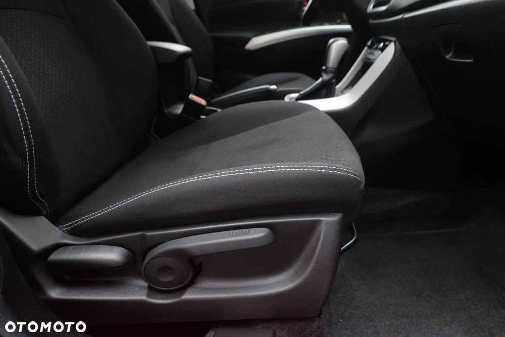 Suzuki SX4 S-Cross 1.4 T Elegance Sun 4WD - 38