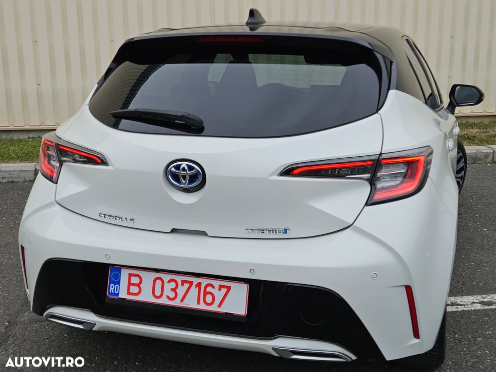 Toyota Corolla 2.0 HSD Exclusive Plus GR Sport Bi-Tone - 34