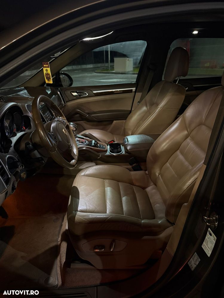 Porsche Cayenne - 5