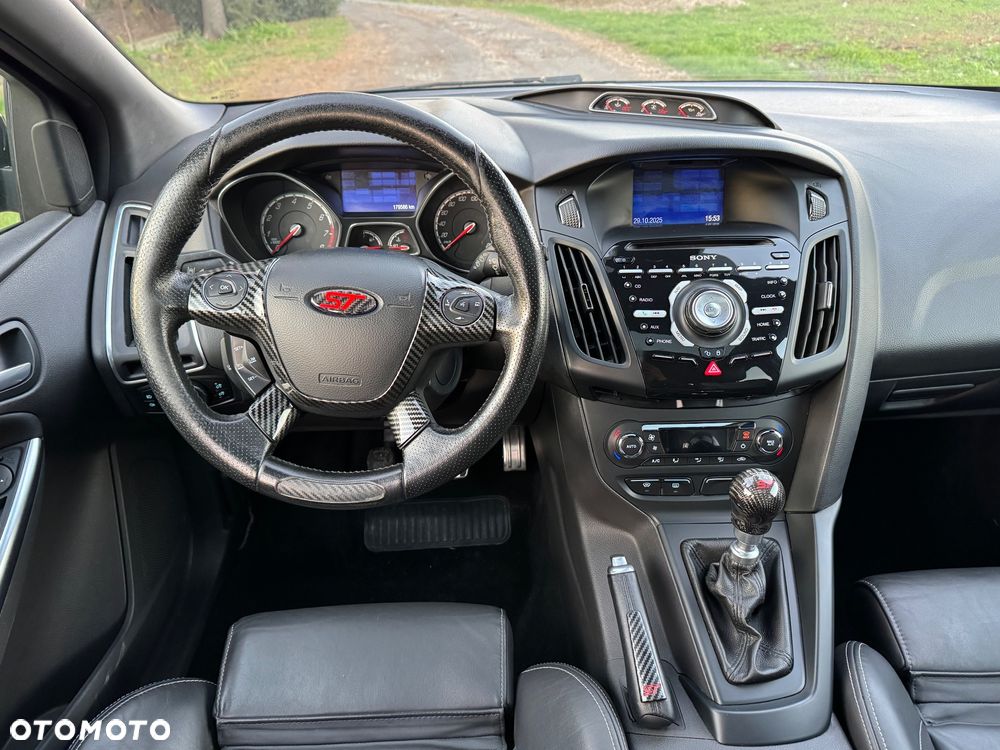 Ford Focus ST2 - 8