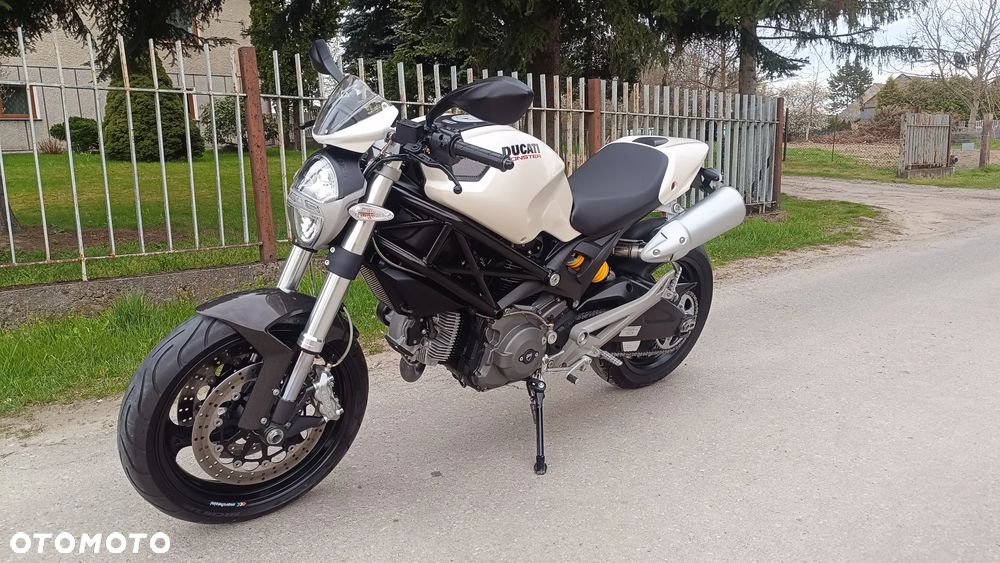 Ducati Monster - 1