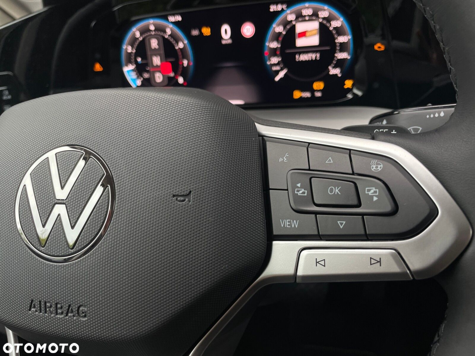 Volkswagen Golf - 18