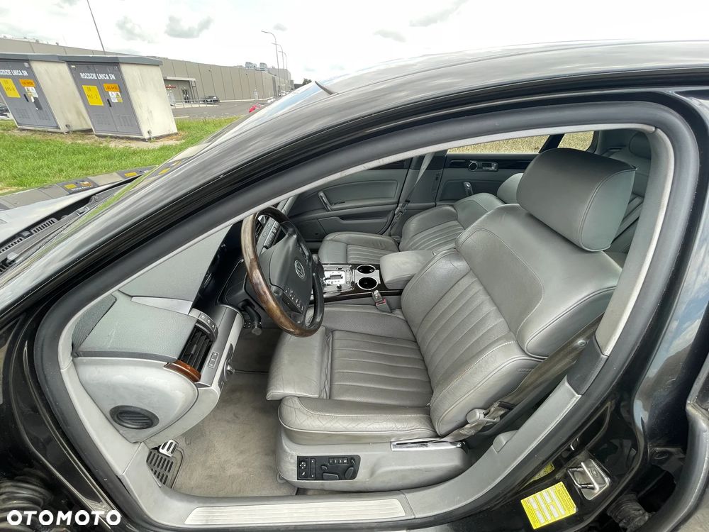 Volkswagen Phaeton 4.2 V8 4Mot (5 os.) - 25