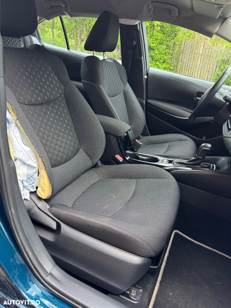Toyota Corolla 1.8 HSD Business - 17