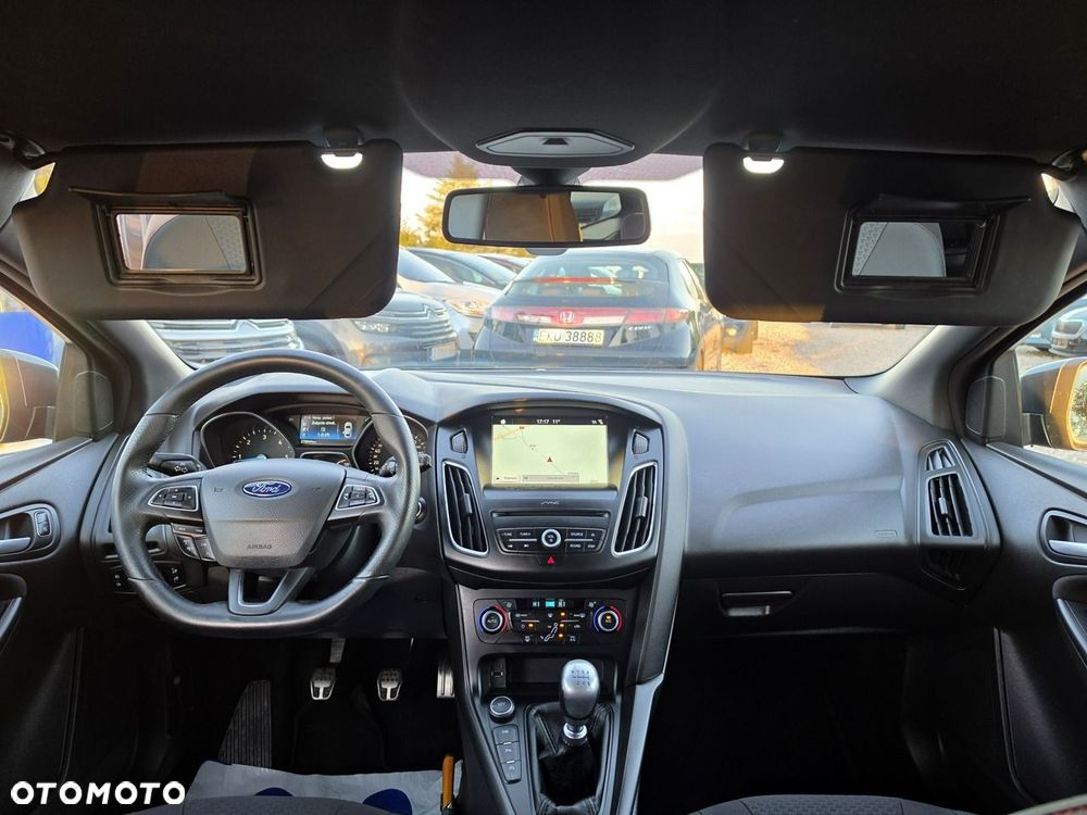 Ford Focus 1.5 EcoBlue Start-Stopp-System ST-LINE - 36