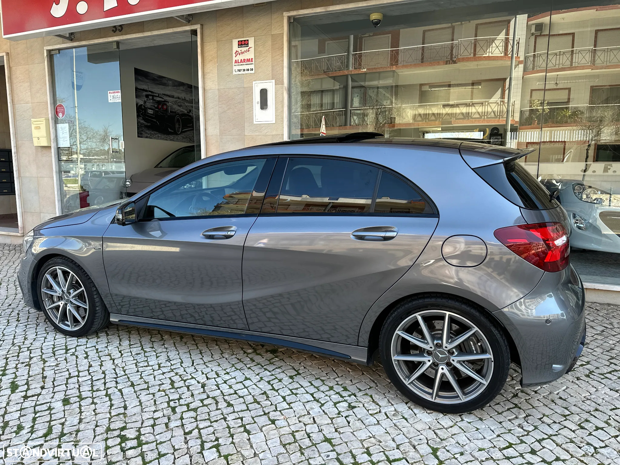 Mercedes-Benz A 45 AMG 4Matic Speedshift 7G-DCT - 16