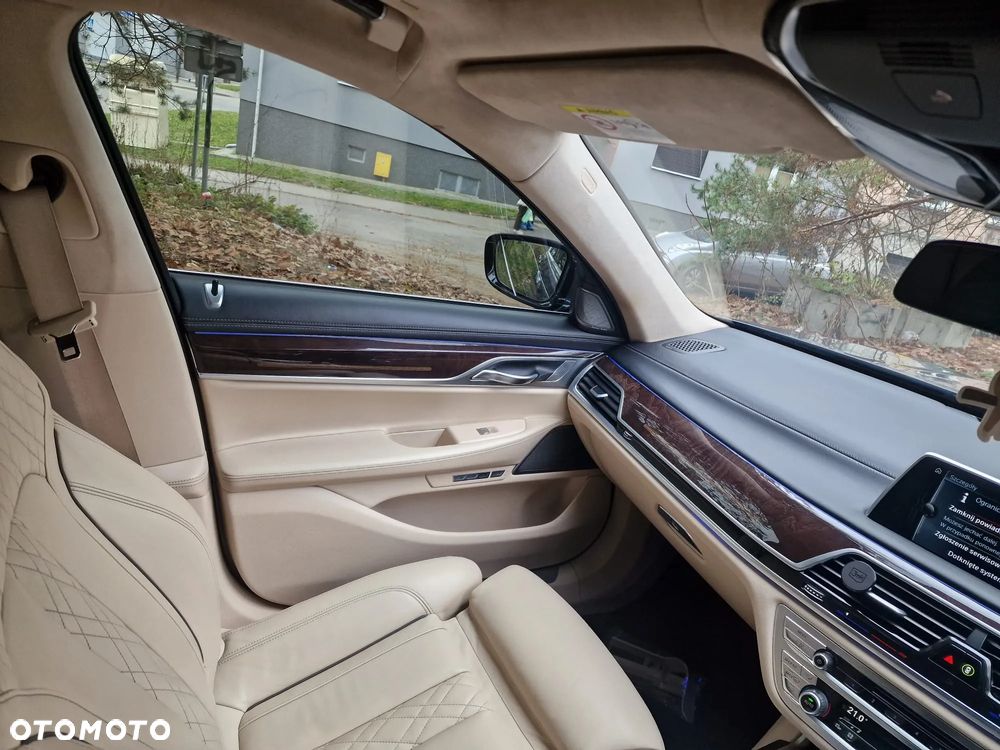 BMW Seria 7 750i - 14
