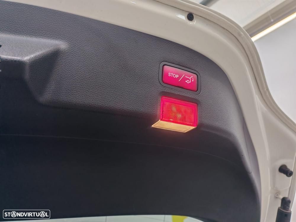 Mercedes-Benz CLA 200 d Shooting Brake AMG Line Aut. - 12