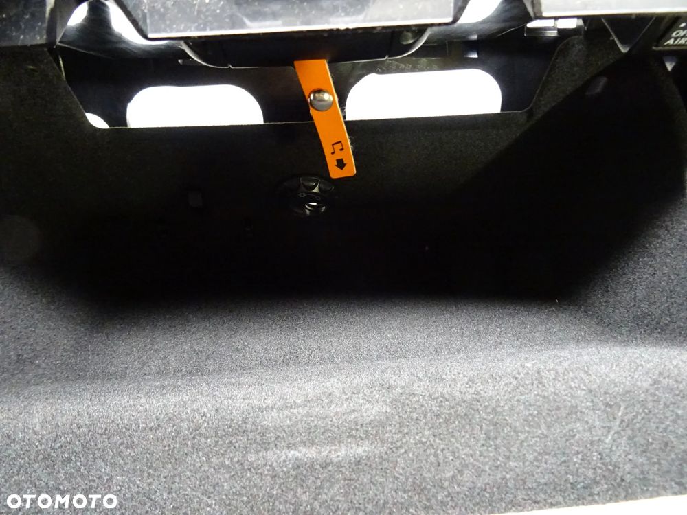 VW CC LIFT 11-16 1.4 TSI SCHOWEK PASAŻERA - 3