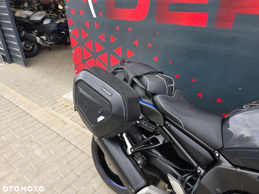 Yamaha FZ8 - 24