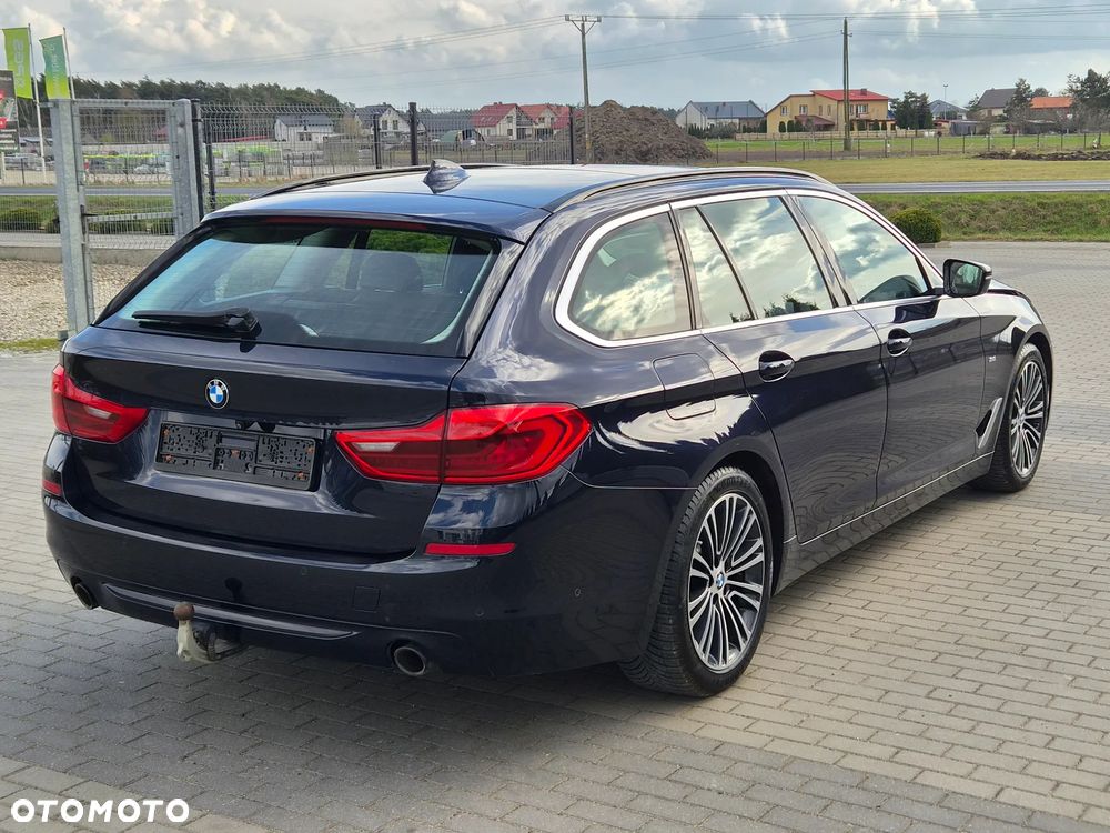 BMW Seria 5 530d xDrive Sport Line - 7