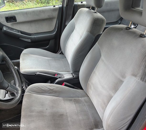 Mazda 323 F 1.6 GLX - 9