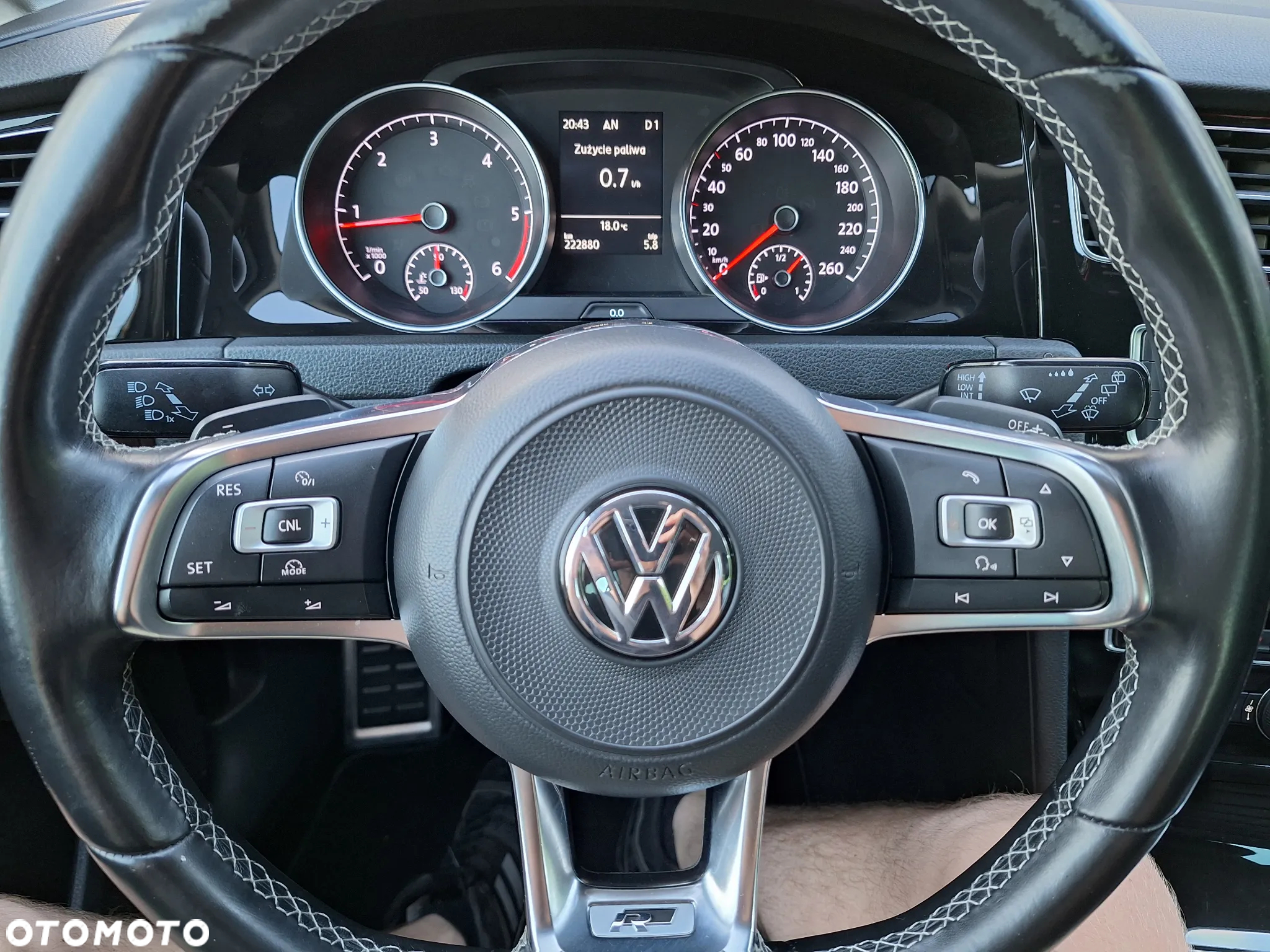 Volkswagen Golf VII 2.0 TDI BMT Highline DSG - 33