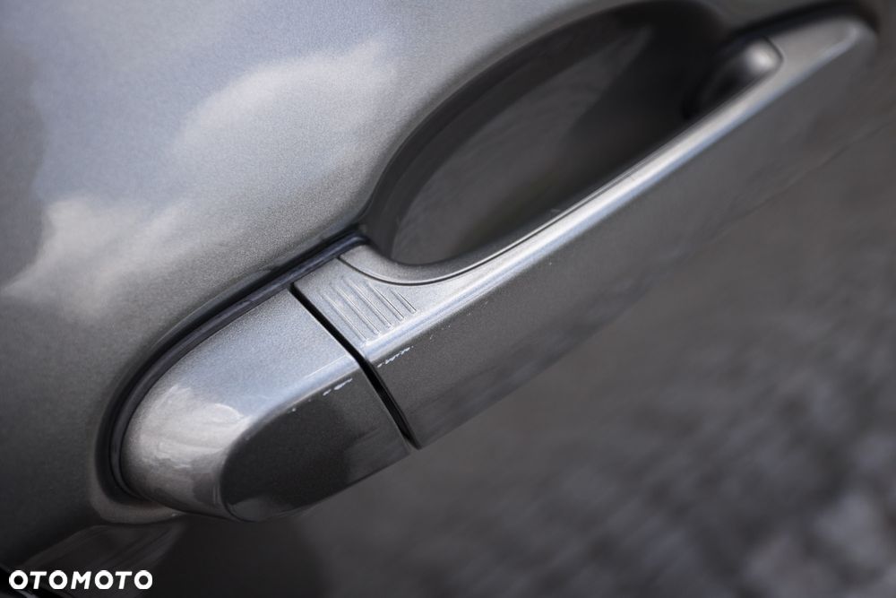 BMW Seria 3 318d Edition Luxury Line Purity - 25