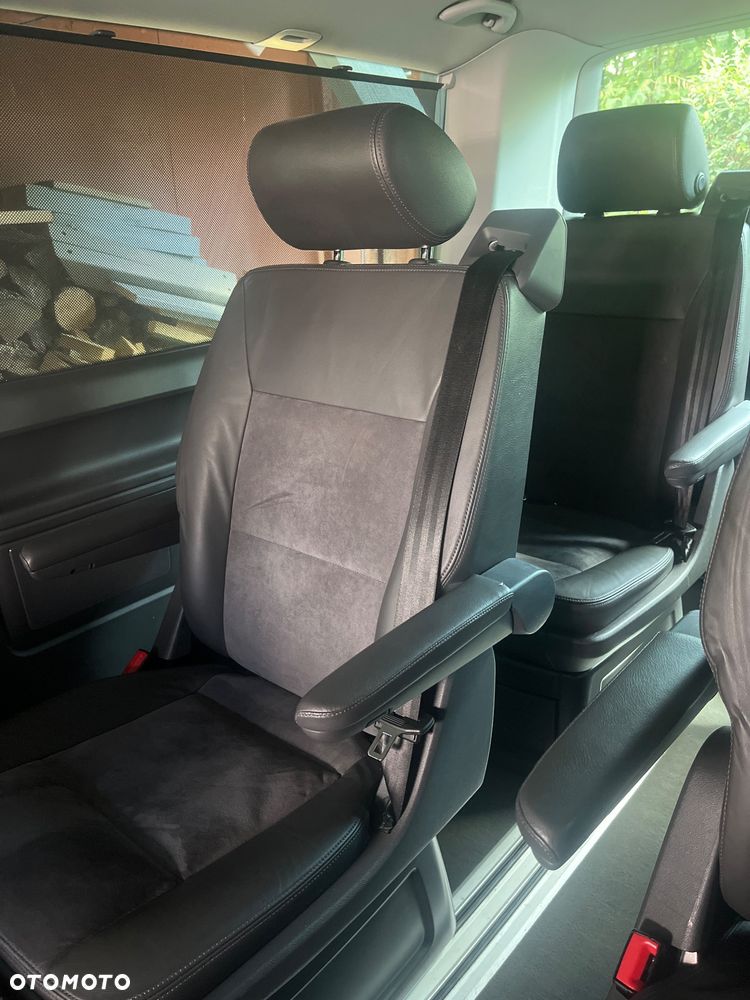 Volkswagen Multivan - 24